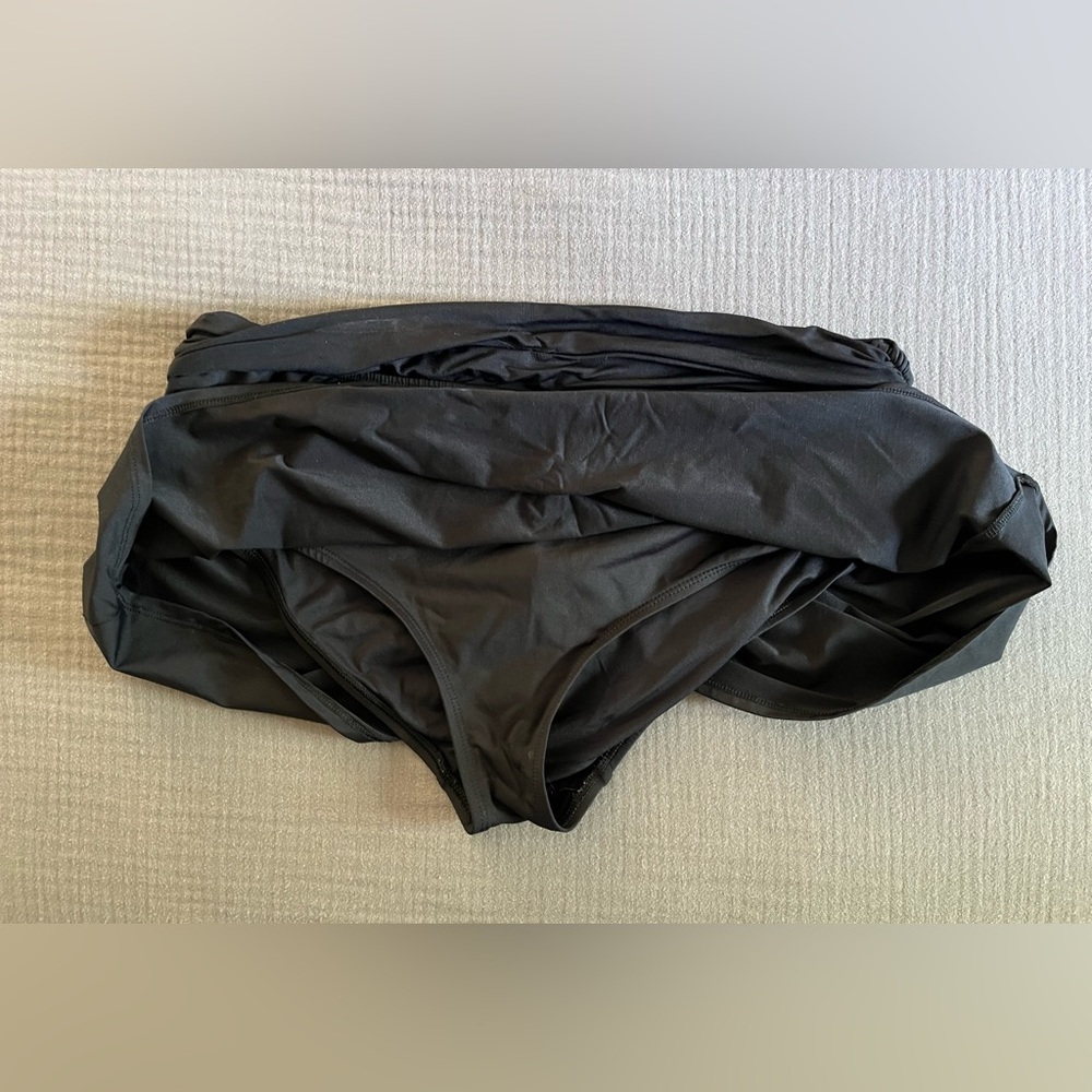 La Blanca black ruched waist swim skirt 16W - Picture 3 of 8